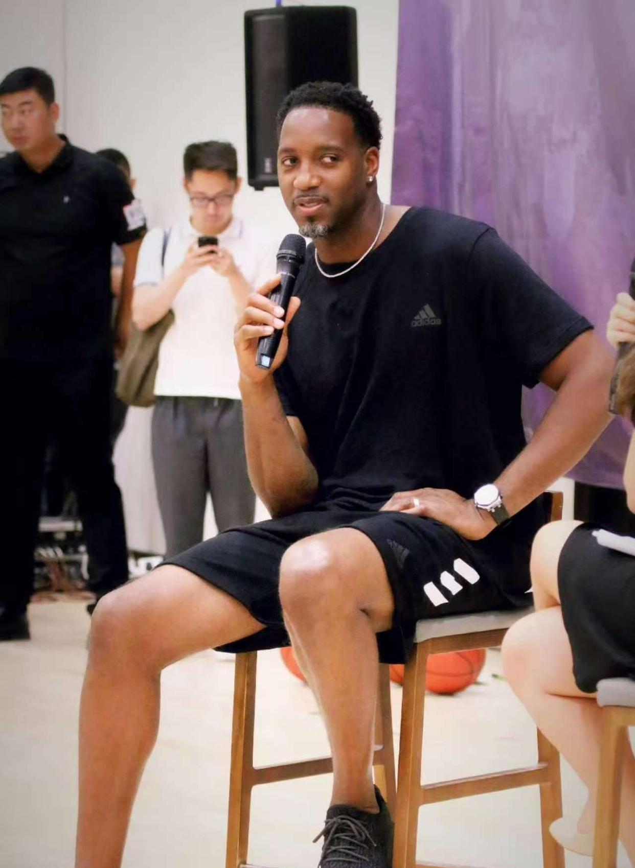 做出尽可能 做出尽可能